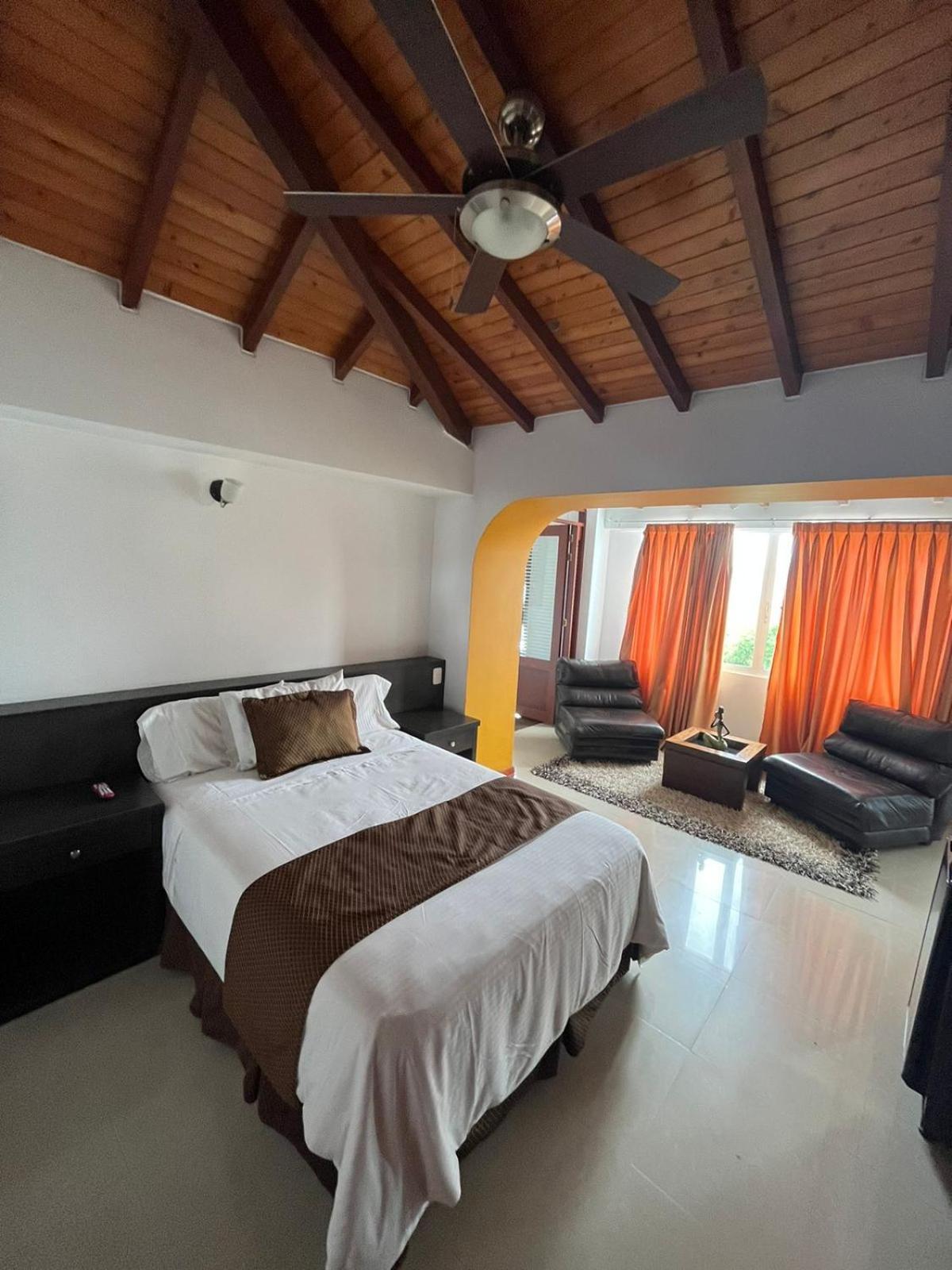 Serenity Suites Casa Boutique 부카라망가 외부 사진
